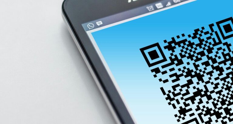 Artful QR Codes: AI-Driven Design for Modern Connections